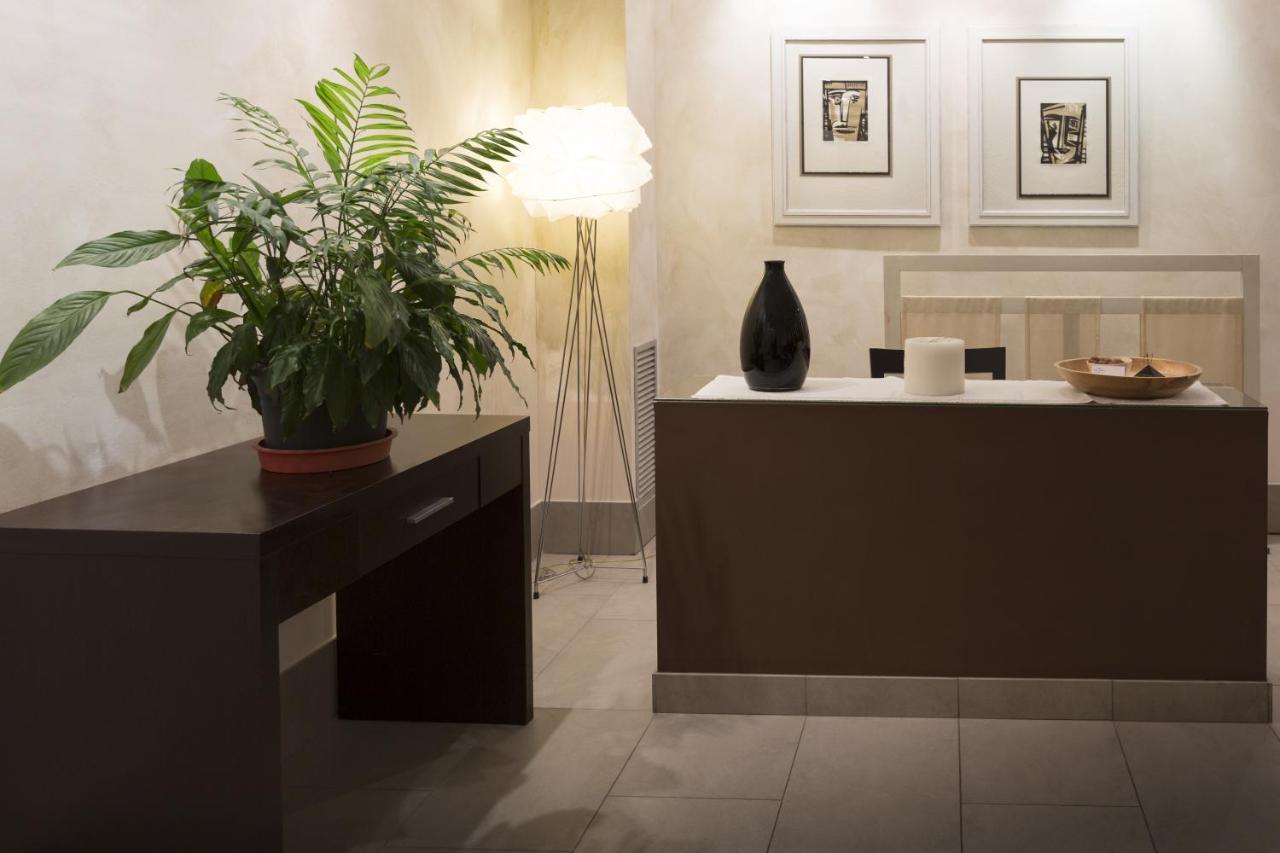 Hotel Plazaola イルルツン エクステリア 写真